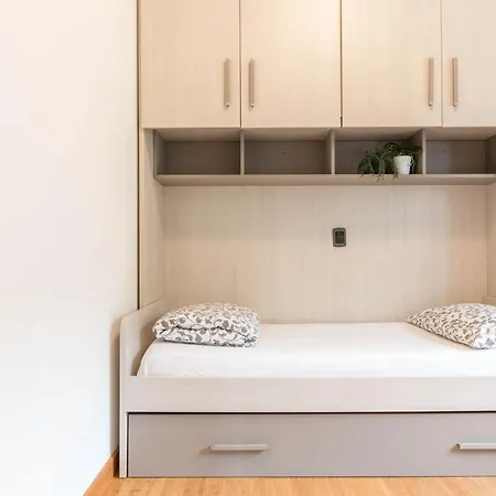 Casa Stefi N1 Апартаменты Мальчезине