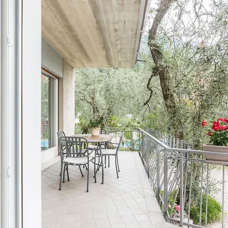 Casa Stefi N1 Апартаменты Мальчезине